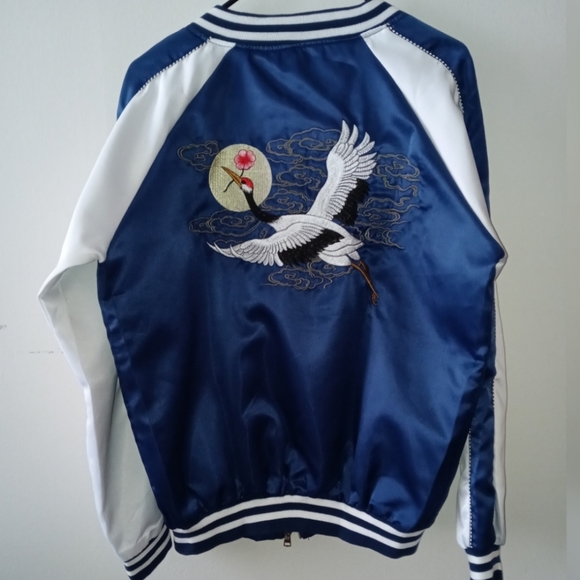 Embroidered lightweight jacket with 2 front pockets - Picture 3 of 3